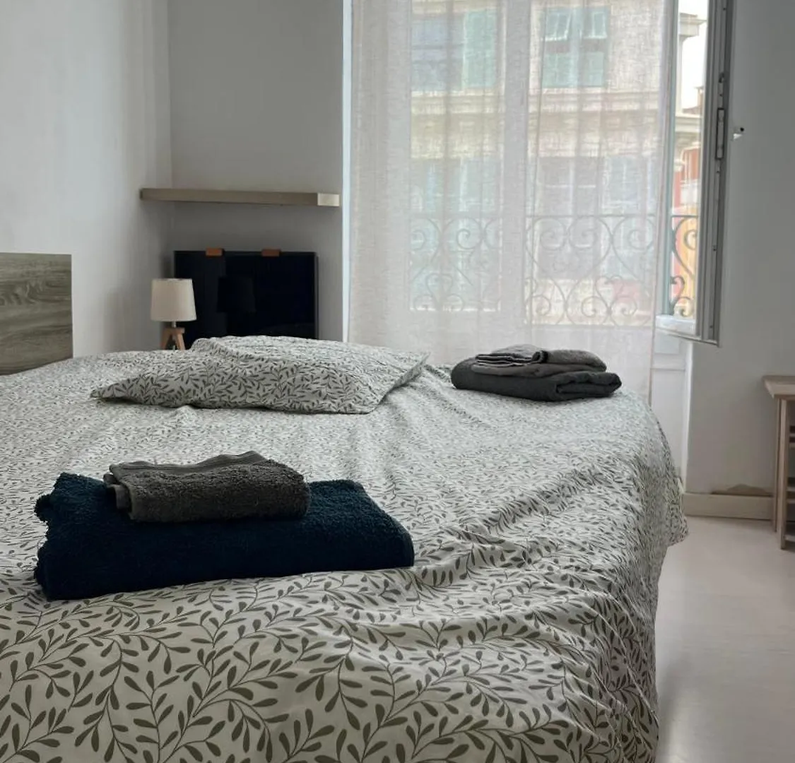 Two Bedroom Apartment Near Old Town Nice Francie